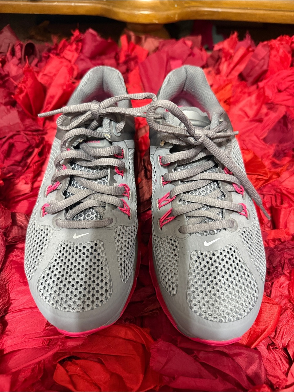 Nike Women's Gray Running Sneakers with Pink Accents READ DESCRIPTION!